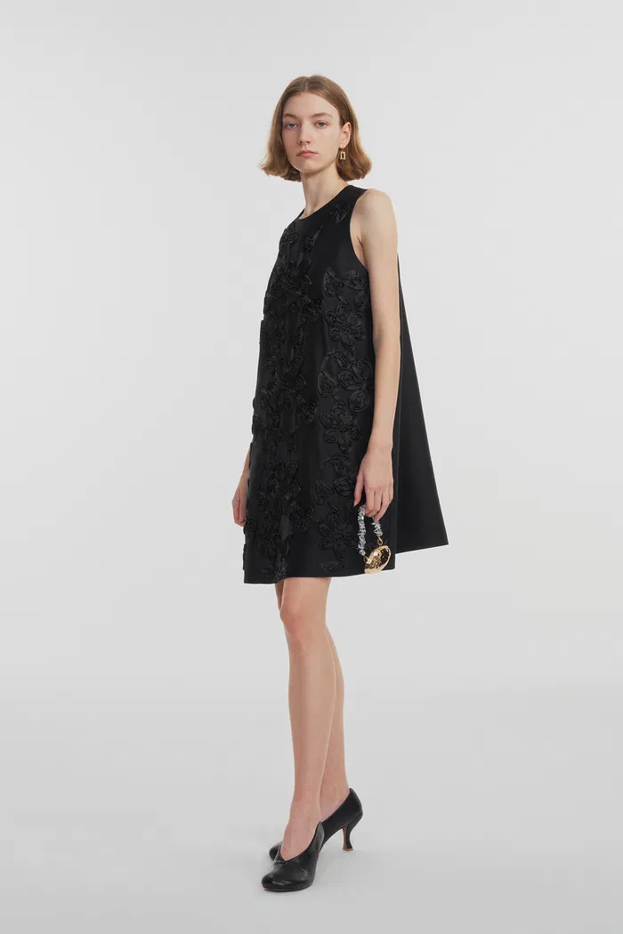 7144-engrave-embroidered-dress-in-silk-wool-blend-1.webp