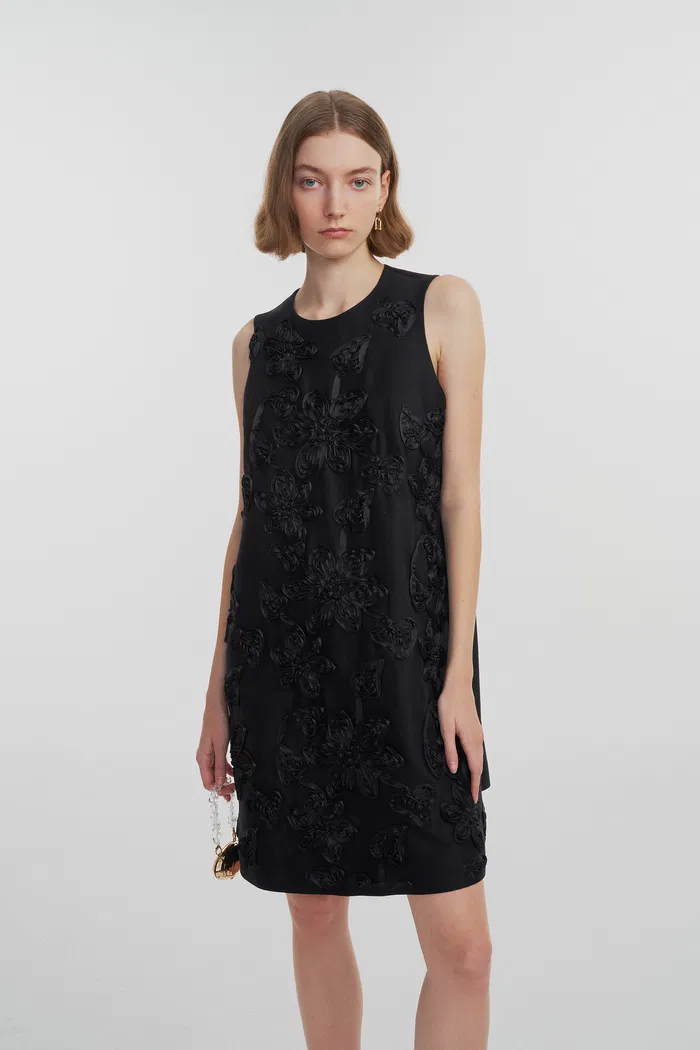 7144-engrave-embroidered-dress-in-silk-wool-blend-1.webp