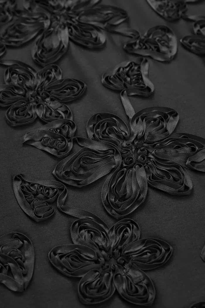 7144-engrave-embroidered-dress-in-silk-wool-blend-1.webp