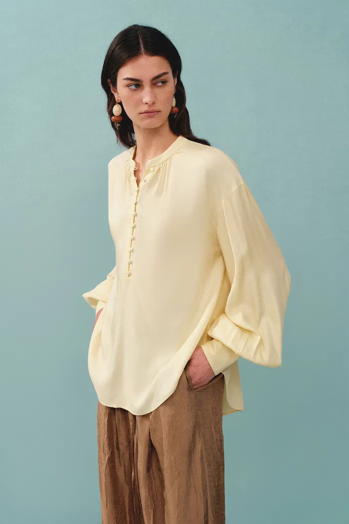 7198-cora-blouse-in-silk-blend-1.webp