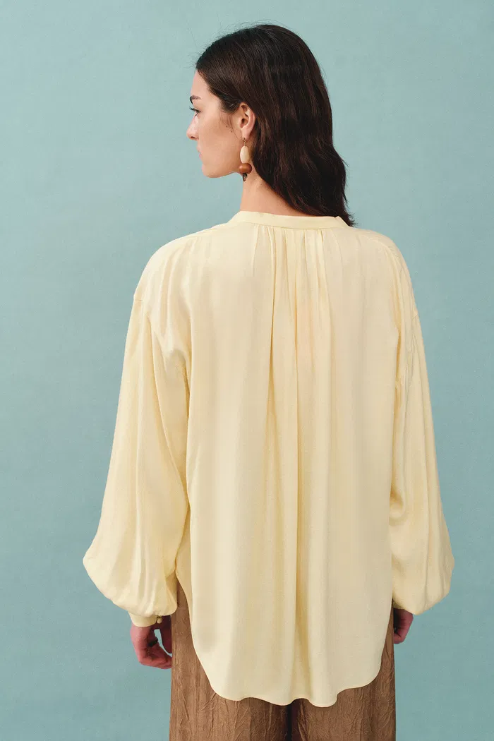 7198-cora-blouse-in-silk-blend-1.webp