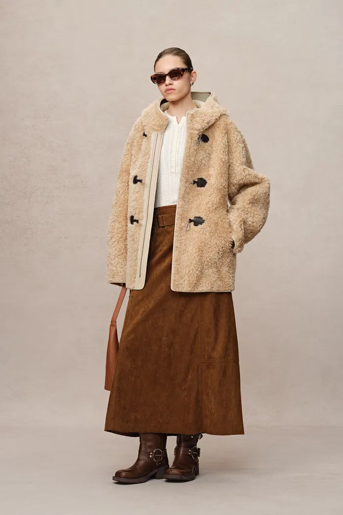 7214-cl-mence-new-semi-oversized-hooded-sherpa-short-coat-in-wool-blend-1.webp