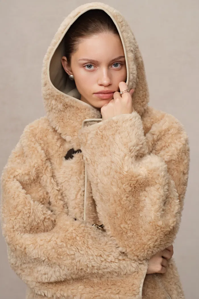 7214-cl-mence-new-semi-oversized-hooded-sherpa-short-coat-in-wool-blend-1.webp