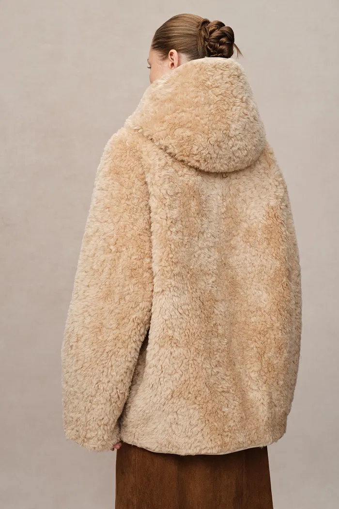 7214-cl-mence-new-semi-oversized-hooded-sherpa-short-coat-in-wool-blend-1.webp
