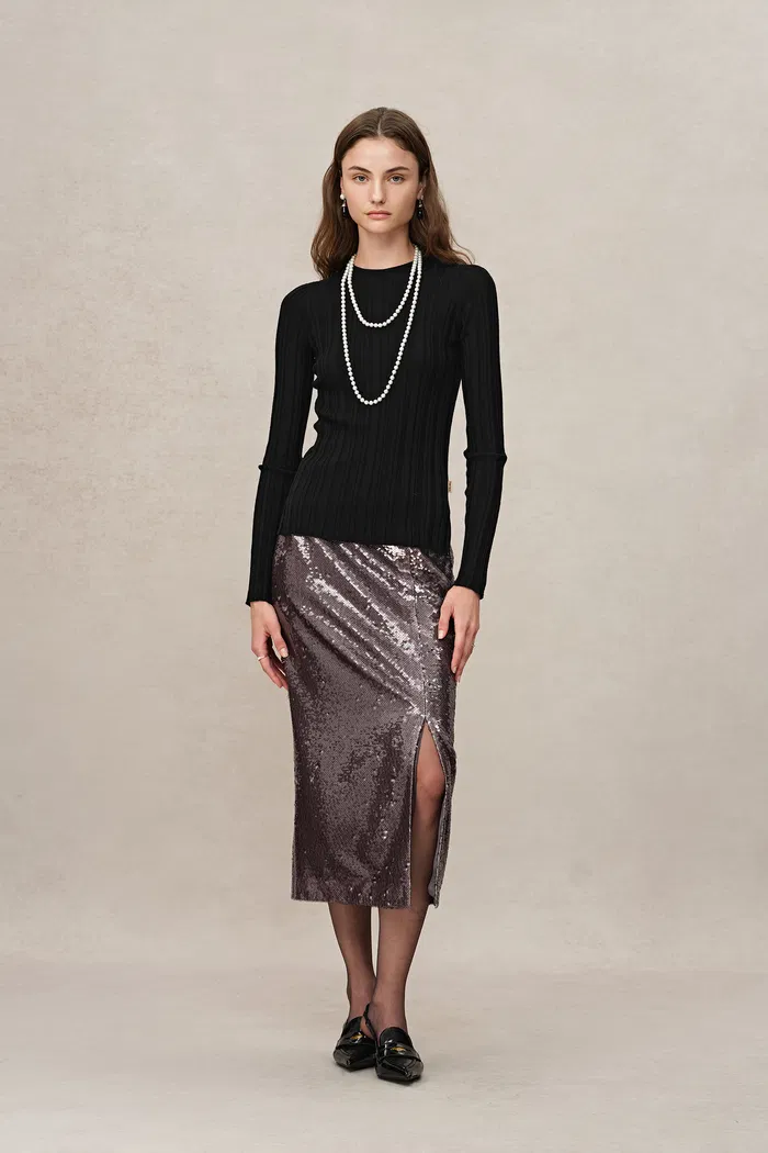 7230-cara-side-slit-long-sleeve-fitted-top-in-merino-wool-yang-yarn-knit-1.webp