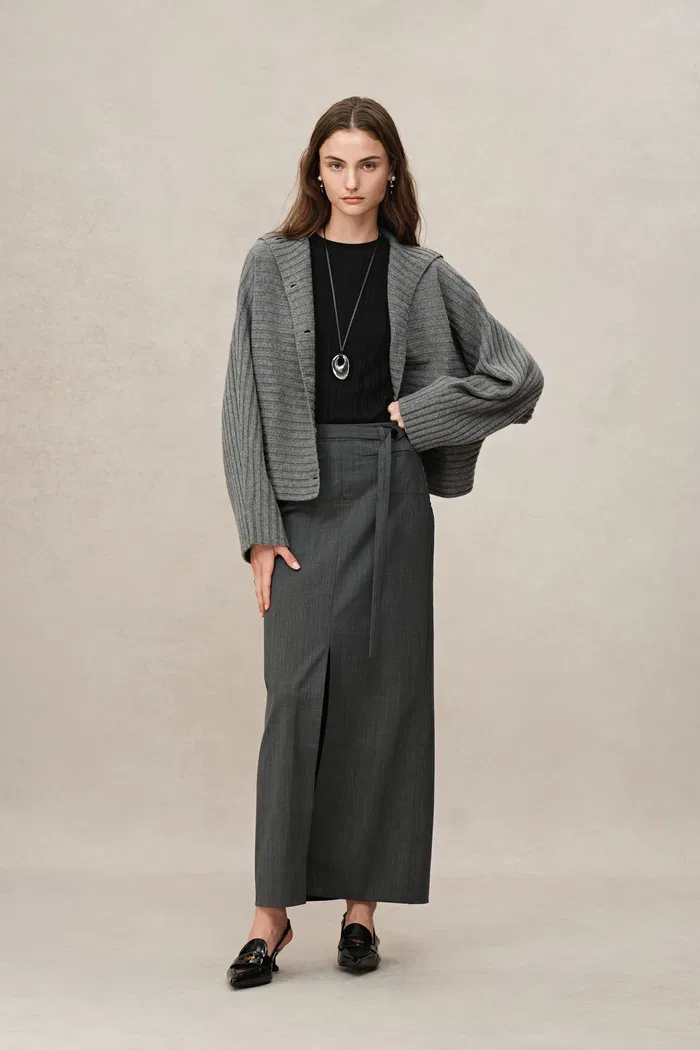 7230-cara-side-slit-long-sleeve-fitted-top-in-merino-wool-yang-yarn-knit-1.webp