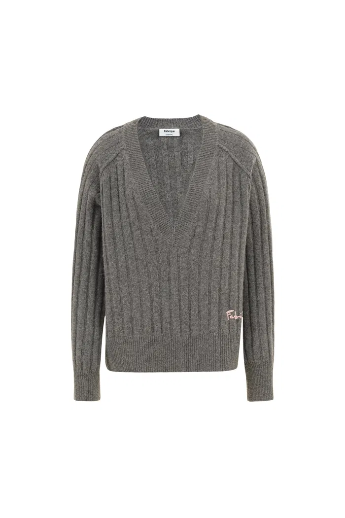 7270-zoey-deep-v-neck-sweater-in-merino-wool-cashmerem-knit-1.webp