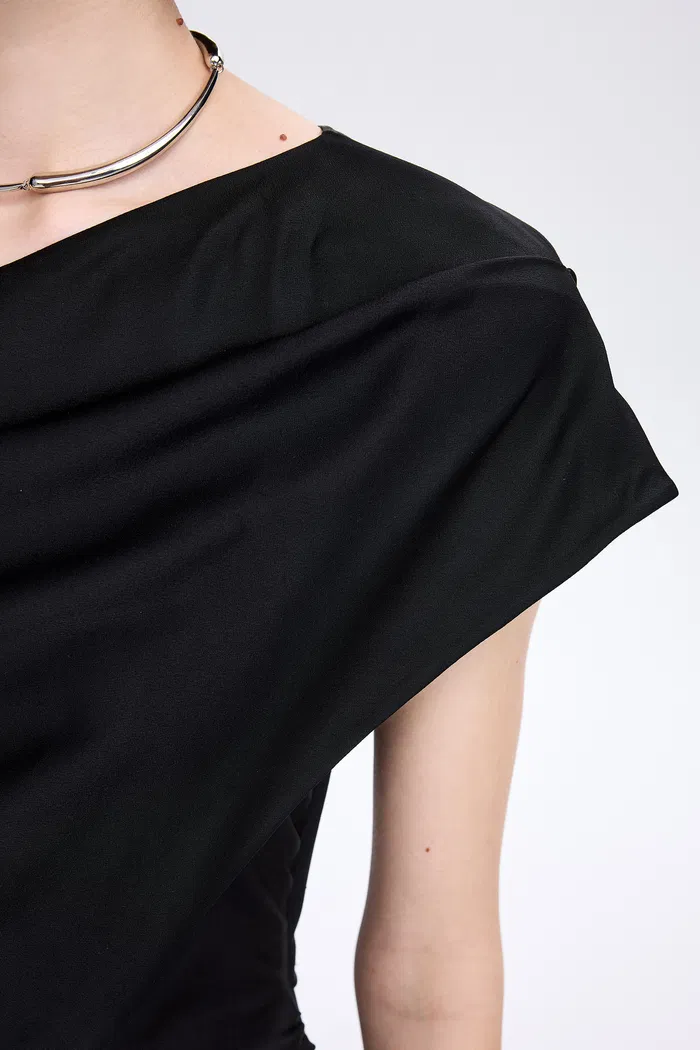 7299-eirlys-one-shoulder-gown-1.webp