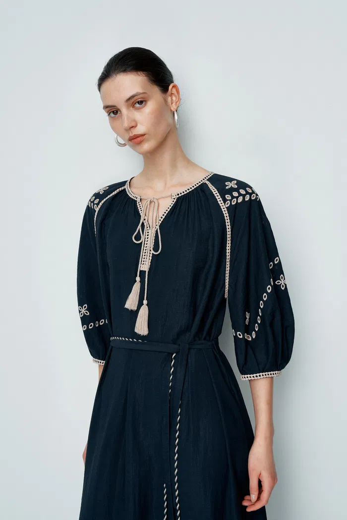 7358-antonia-embroidered-robe-dress-in-linen-blend-1.webp