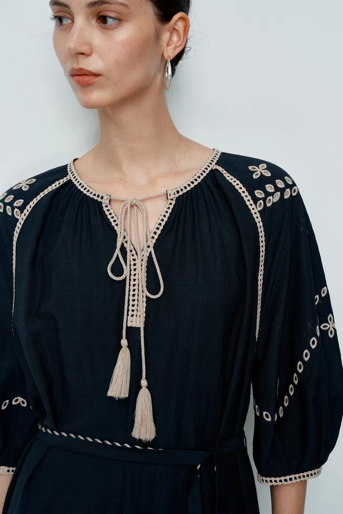 7358-antonia-embroidered-robe-dress-in-linen-blend-1.webp