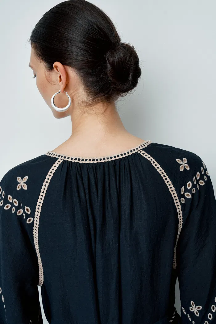 7358-antonia-embroidered-robe-dress-in-linen-blend-1.webp