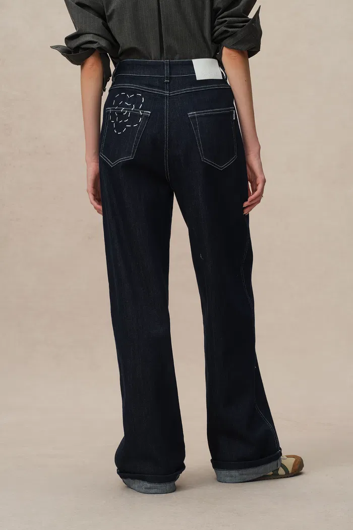 742-somi-curved-blade-jeans-in-stretchy-turkish-denim-1.webp