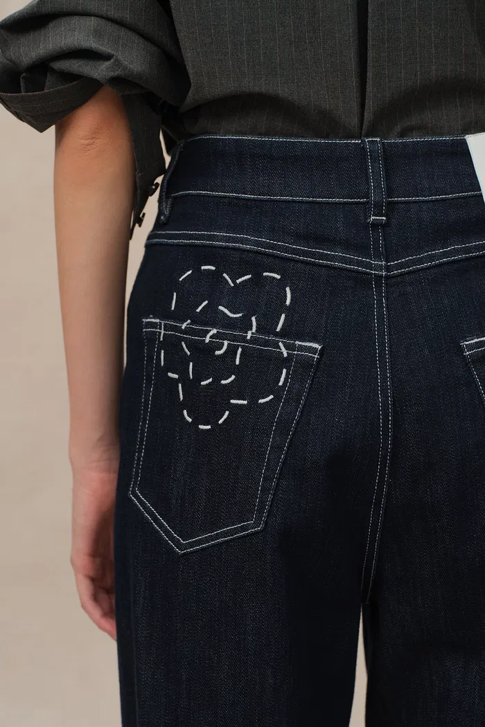 742-somi-curved-blade-jeans-in-stretchy-turkish-denim-1.webp