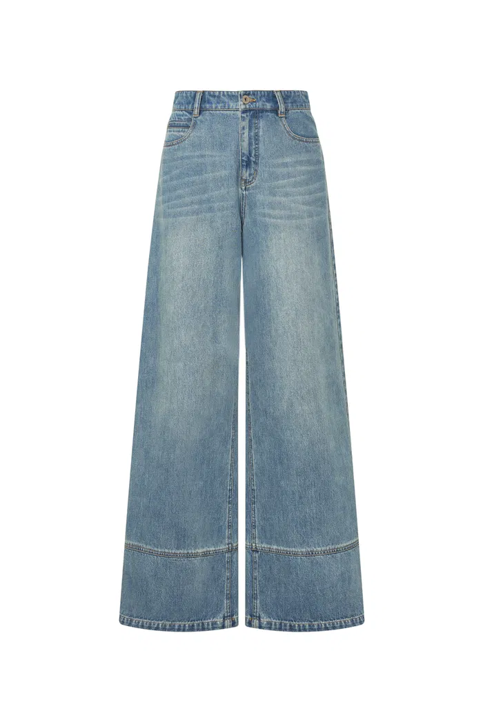 7662-sierra-stonewashed-wide-leg-jeans-in-lightweight-denim-1.webp
