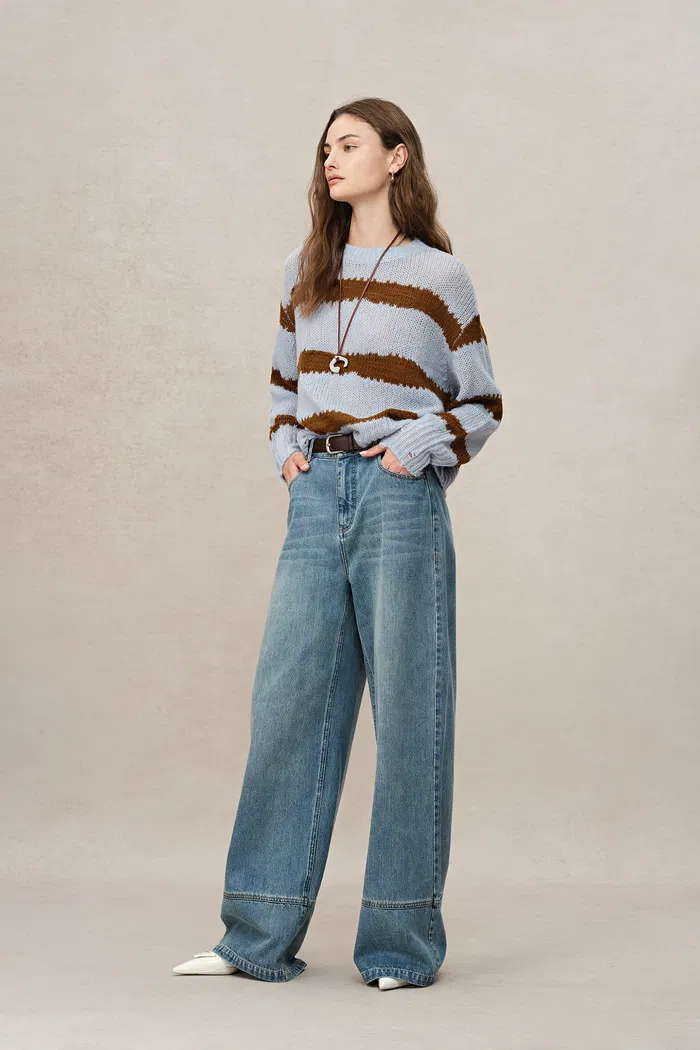 7662-sierra-stonewashed-wide-leg-jeans-in-lightweight-denim-1.webp