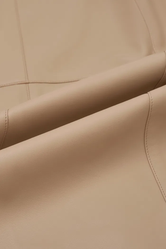 7704-zirka-shirt-in-vegan-protein-leather-1.webp