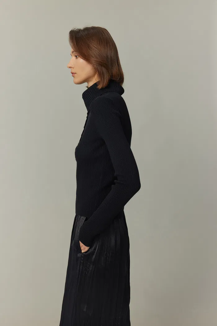 7744-olivia-fitted-top-in-merino-wool-knit-1.webp
