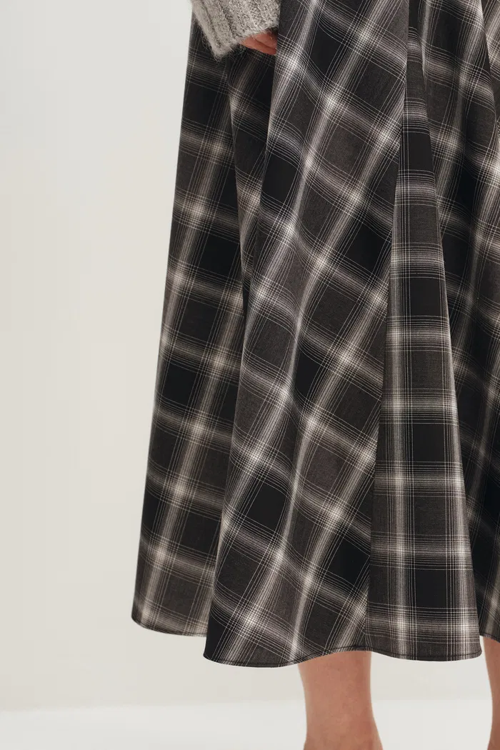 776-xaviera-checkered-maxi-skirt-in-fine-wool-blend-1.webp