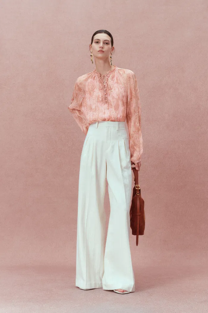 7821-xyla-semi-sheer-blouse-in-silk-crepe-with-paisley-1.webp