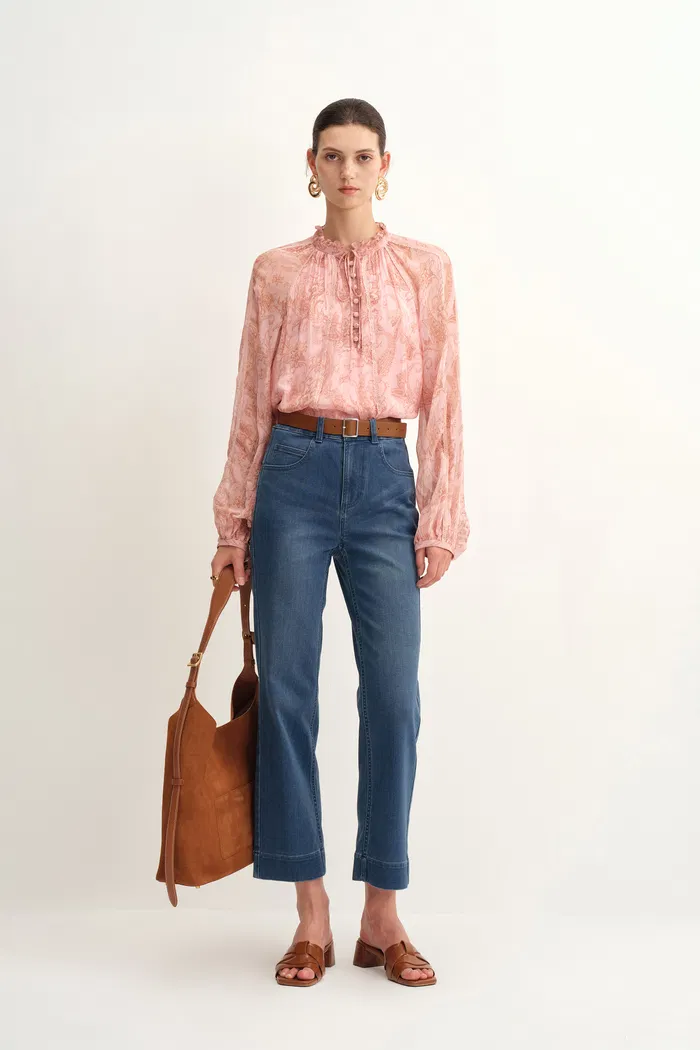 7821-xyla-semi-sheer-blouse-in-silk-crepe-with-paisley-1.webp