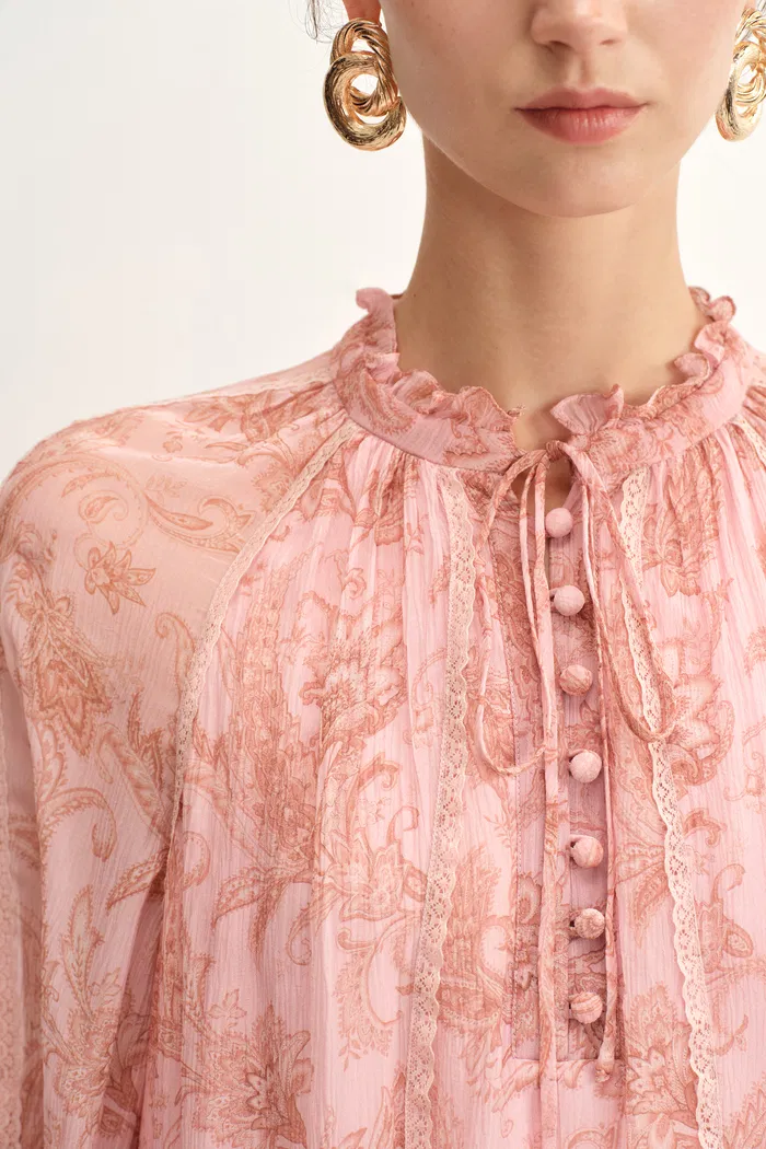 7821-xyla-semi-sheer-blouse-in-silk-crepe-with-paisley-1.webp