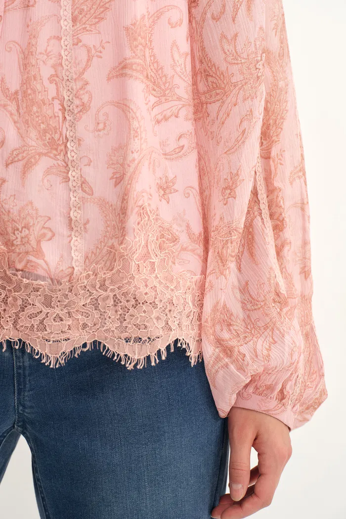 7821-xyla-semi-sheer-blouse-in-silk-crepe-with-paisley-1.webp