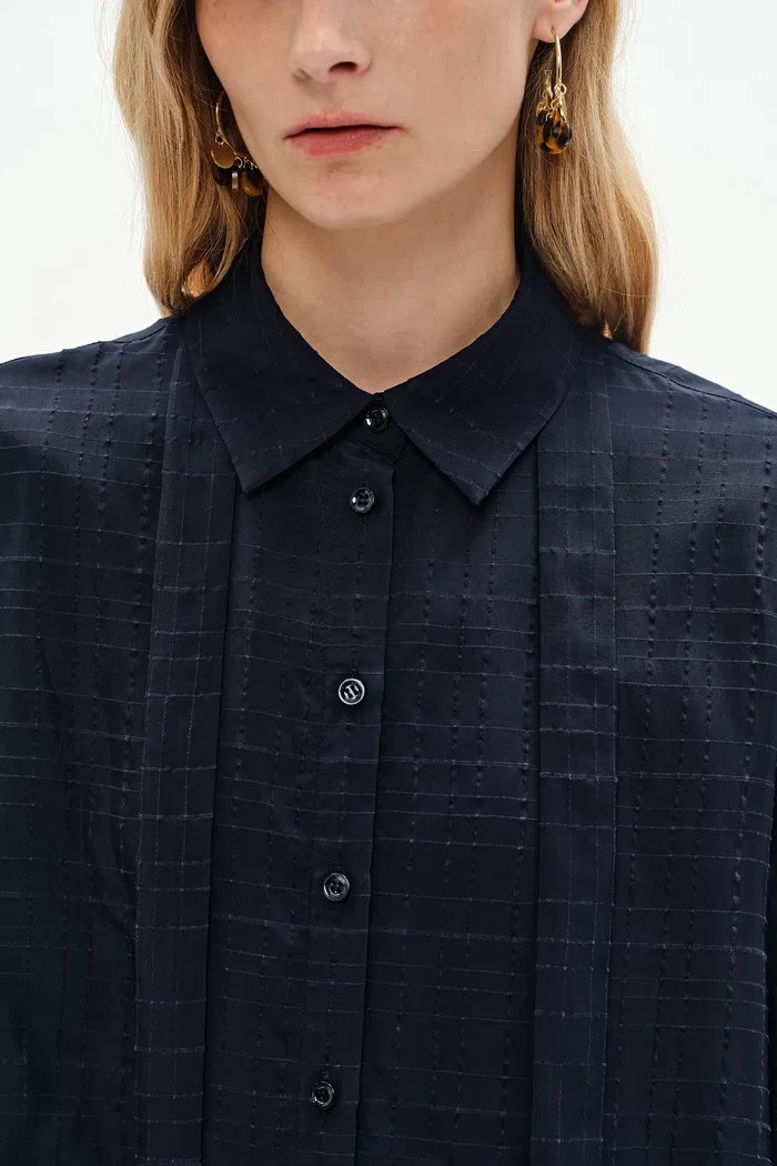 7933-ahalia-removable-tie-shirt-in-linen-1.webp