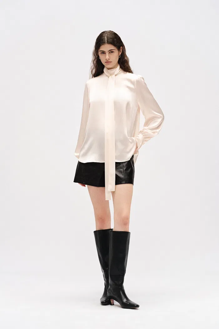 7969-chloe-tie-neck-blouse-in-19mm-mulberry-silk-satin-1.webp