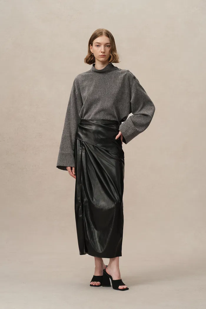 8051-basso-side-placket-top-in-tr-blend-1.webp