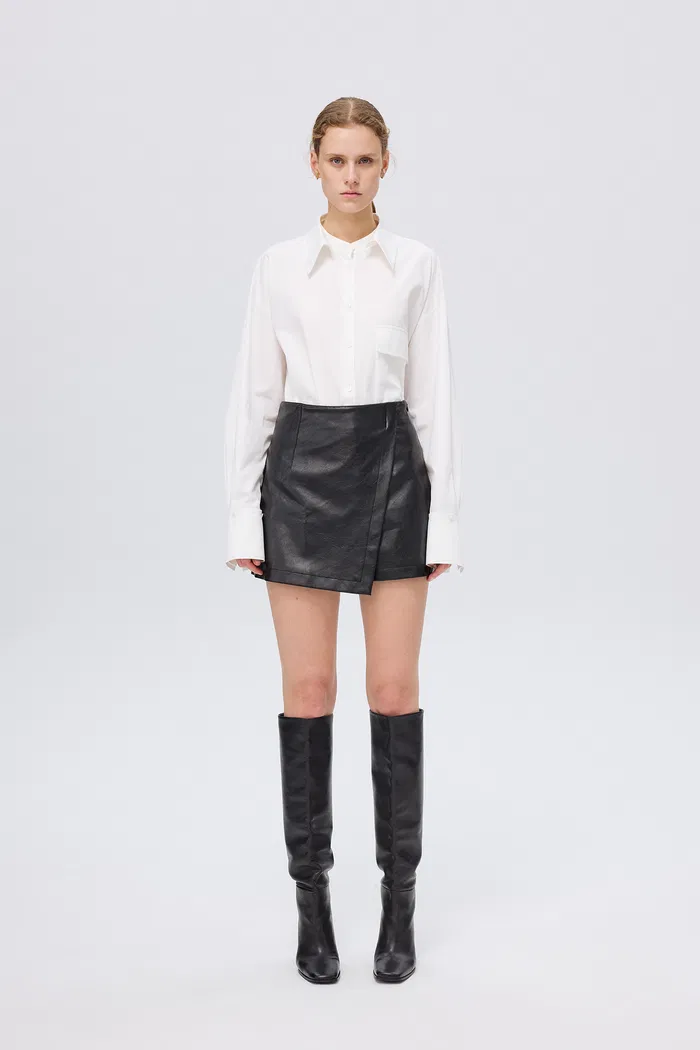 838-naja-skort-in-distressed-vegan-leather-1.webp