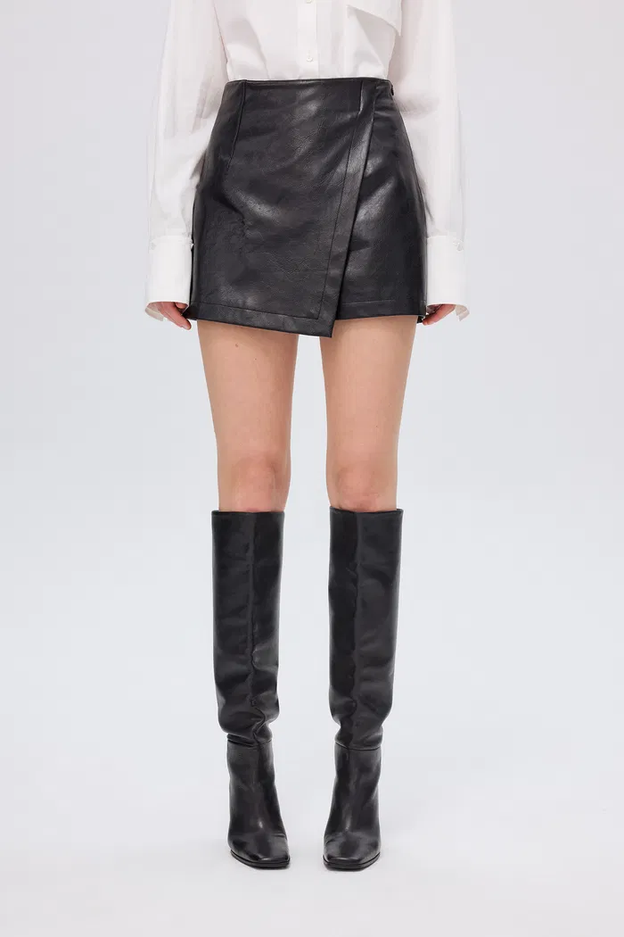 838-naja-skort-in-distressed-vegan-leather-1.webp