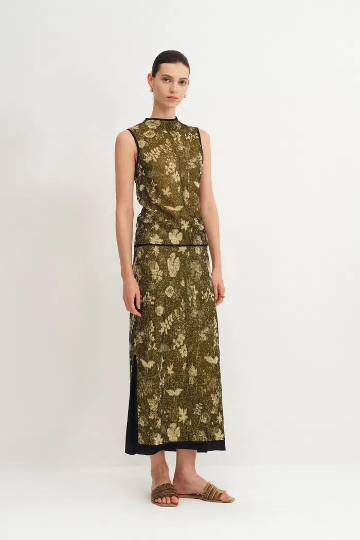 Wind Jacquard Sleeveless Top and Skirt Matching Set in Burnout Silk Georgette Knit