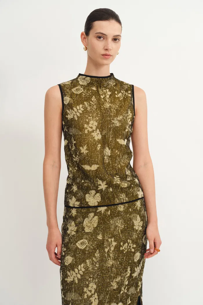8451-wind-jacquard-sleeveless-top-and-skirt-matching-set-in-burnout-silk-georgette-knit-1.webp