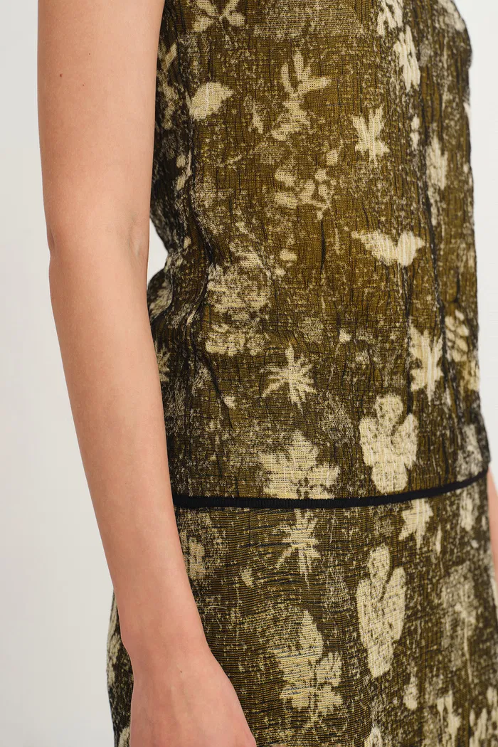 8451-wind-jacquard-sleeveless-top-and-skirt-matching-set-in-burnout-silk-georgette-knit-1.webp