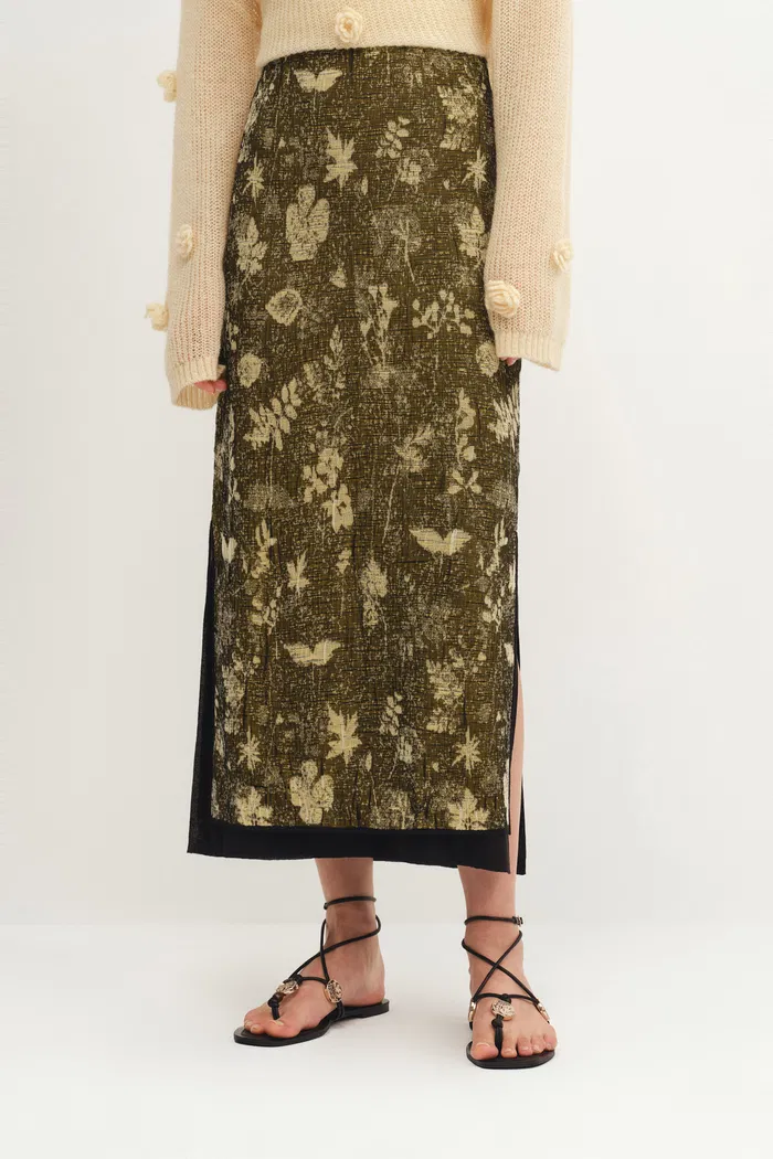 8451-wind-jacquard-sleeveless-top-and-skirt-matching-set-in-burnout-silk-georgette-knit-1.webp