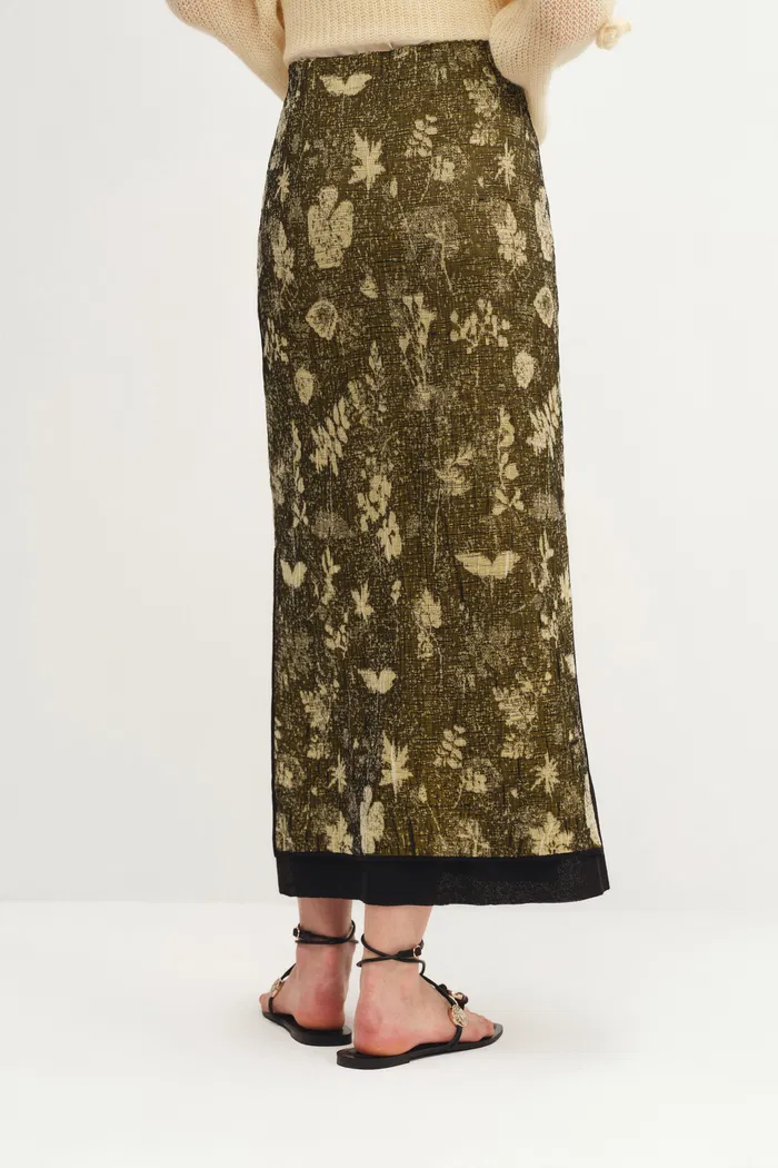 8451-wind-jacquard-sleeveless-top-and-skirt-matching-set-in-burnout-silk-georgette-knit-1.webp