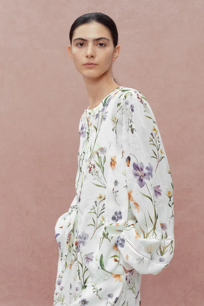 8491-perla-hand-painted-flora-blouse-and-short-matching-set-in-tencel-ramie-1.webp