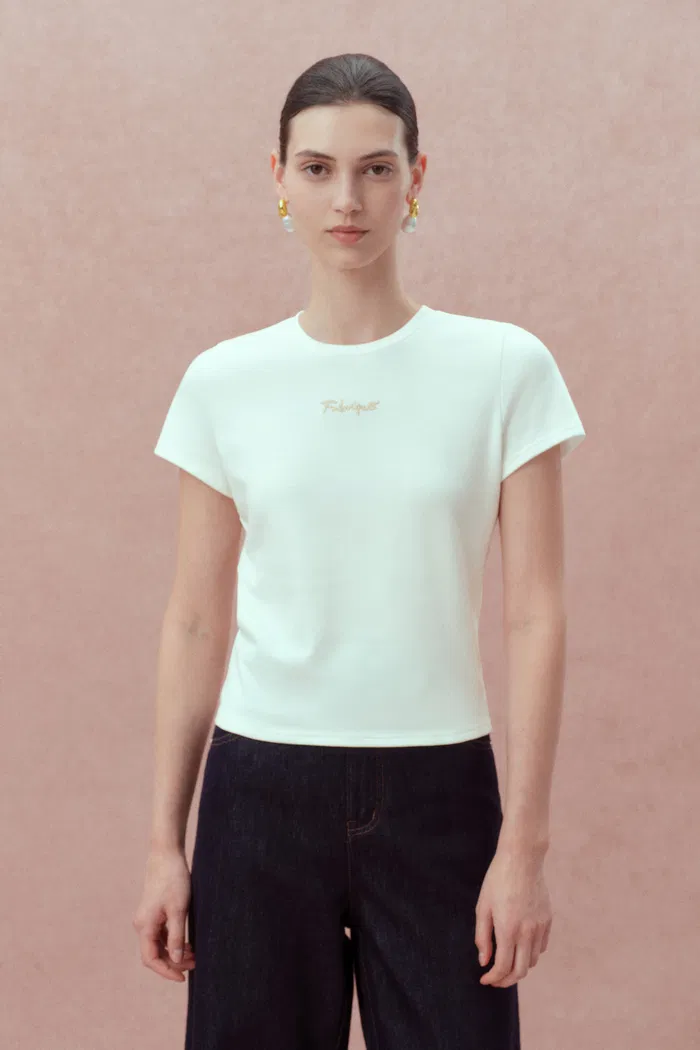 8505-levi-slanted-short-sleeve-fitted-t-shirt-in-mugwort-antibacterial-cotton-1.webp