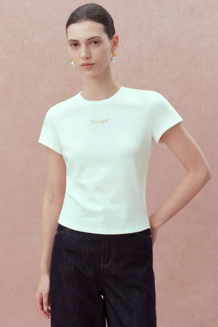 8505-levi-slanted-short-sleeve-fitted-t-shirt-in-mugwort-antibacterial-cotton-1.webp