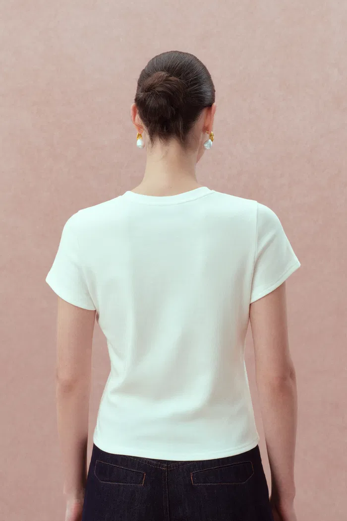8505-levi-slanted-short-sleeve-fitted-t-shirt-in-mugwort-antibacterial-cotton-1.webp