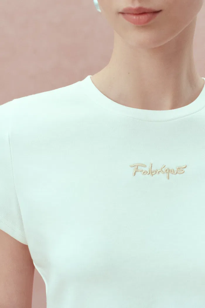 8505-levi-slanted-short-sleeve-fitted-t-shirt-in-mugwort-antibacterial-cotton-1.webp