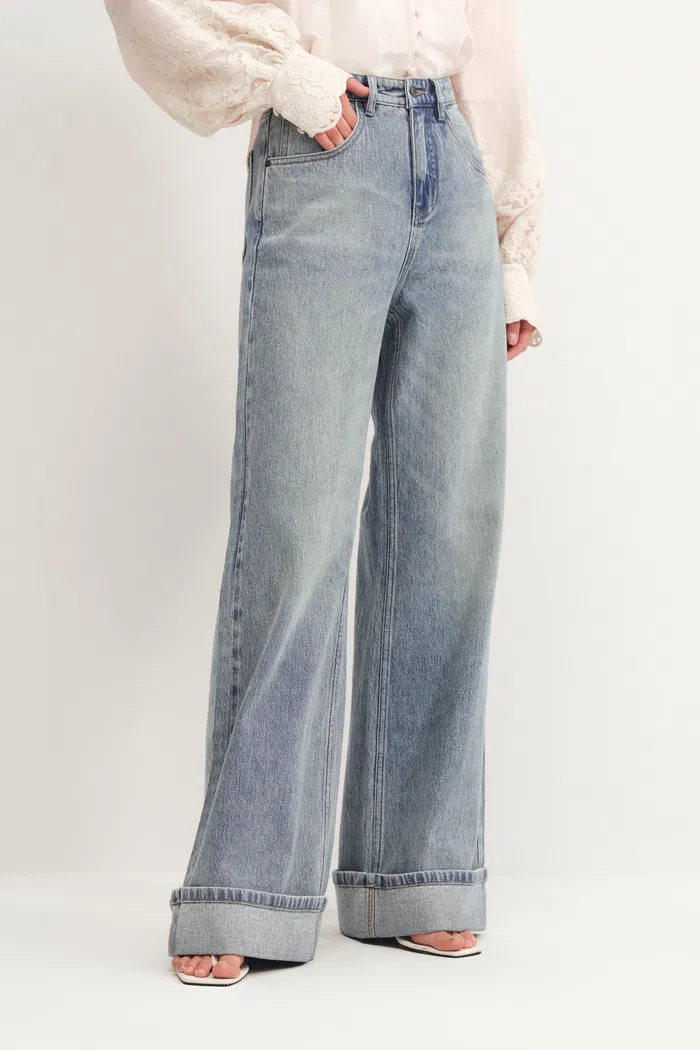 8511-emerie-straight-wide-leg-jeans-in-cotton-denim-1.webp