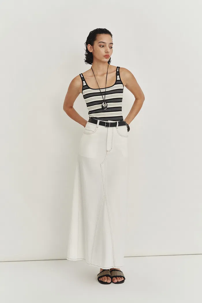 Liz Square Neck Body Con Sleeveless Tank Top in High-Stretch Ribbed Knit