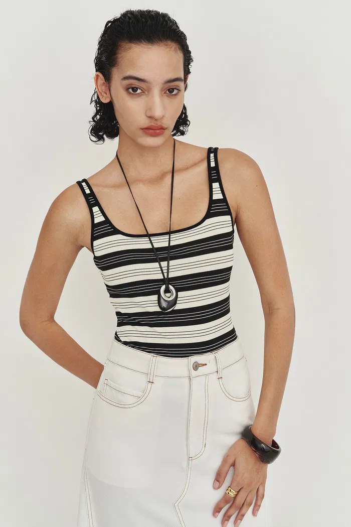 Liz Square Neck Body Con Sleeveless Tank Top in High-Stretch Ribbed Knit