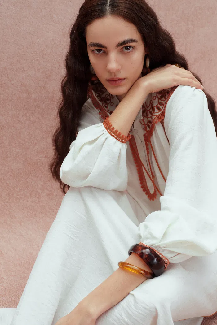 8565-virginia-artisan-embroidery-tie-neck-dress-in-cotton-linen-blend-1.webp