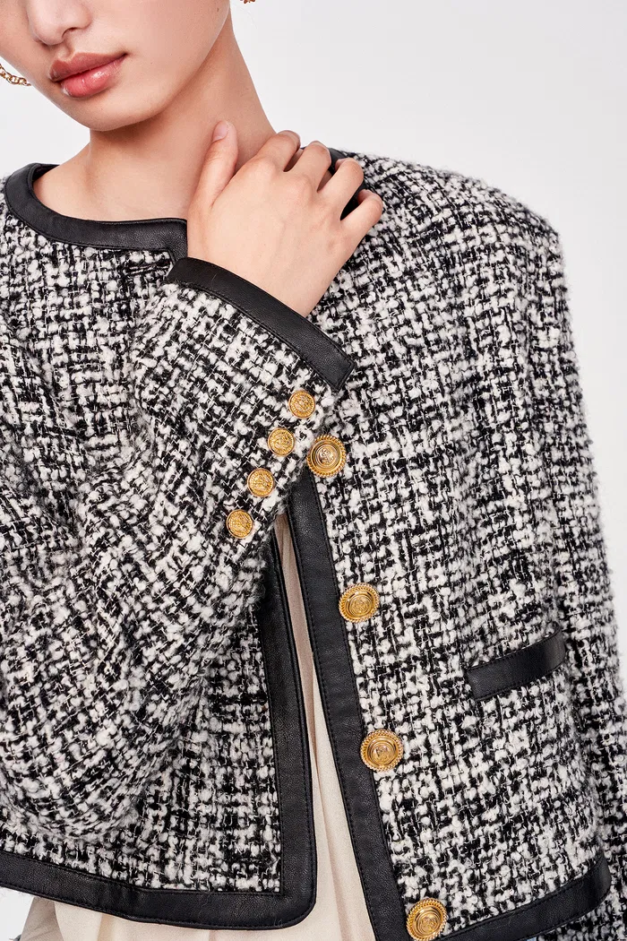 8669-gabriel-24k-gold-button-tweed-jacket-in-two-tone-wool-boucl–1.webp