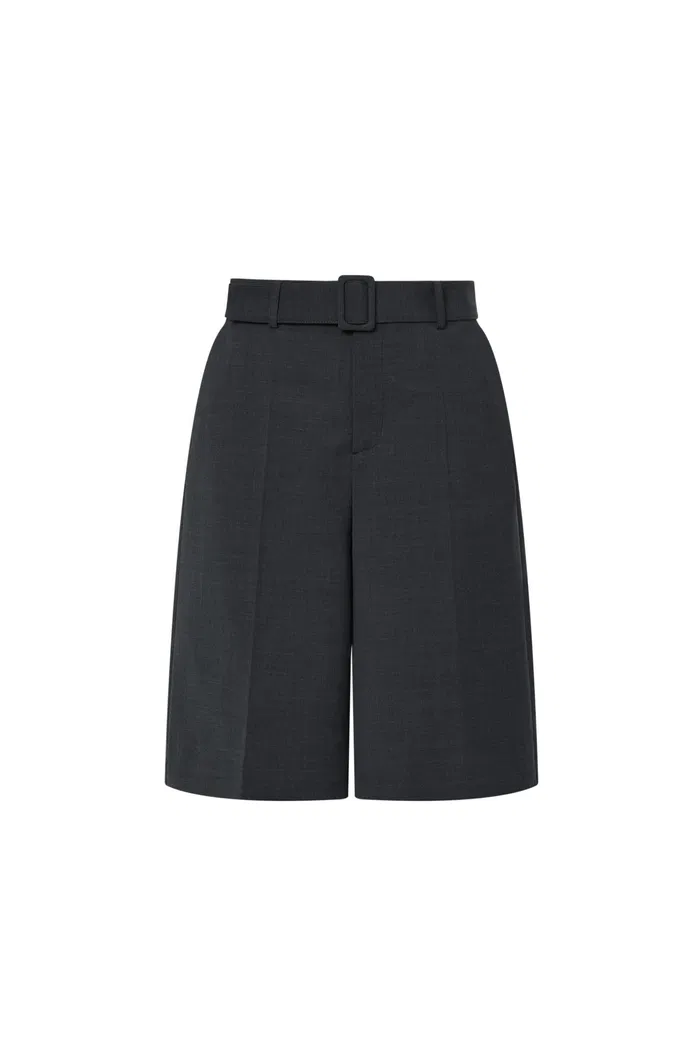 8701-amelia-wrinkle-resistant-tailored-bermuda-shorts-in-australian-merino-wool-1.webp