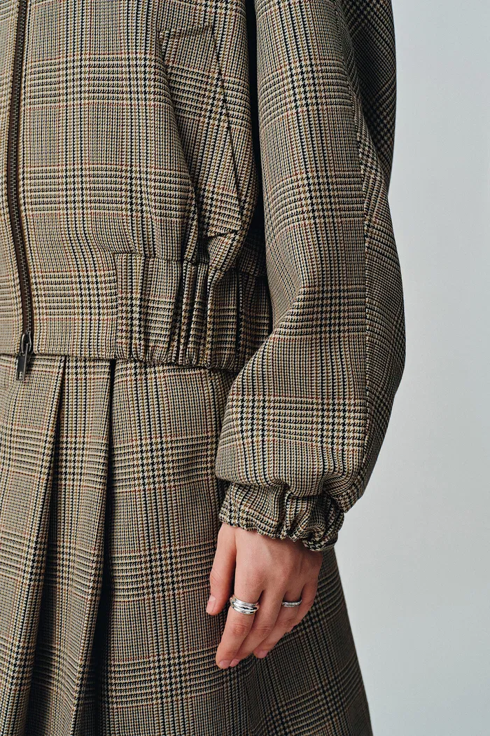 8715-javia-plaid-jacket-in-prince-of-wales-merino-wool-1.webp