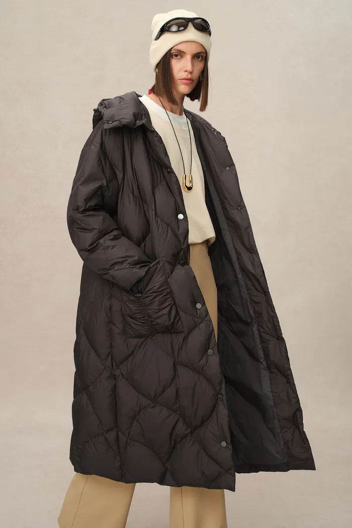 8751-lyse-water-repellent-long-quilted-duck-down-puffer-jacket-in-high-density-fabric-1.webp