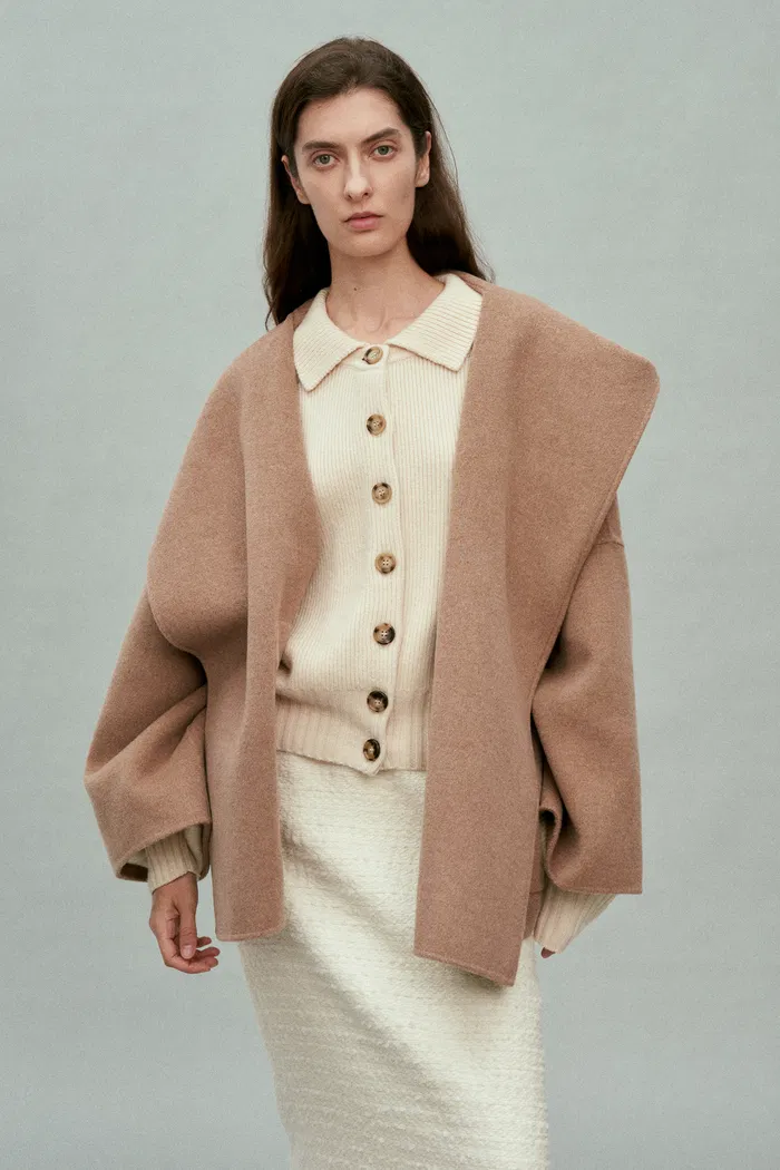 8807-demi-collared-cardigan-in-merino-wool-cashmere-1.webp